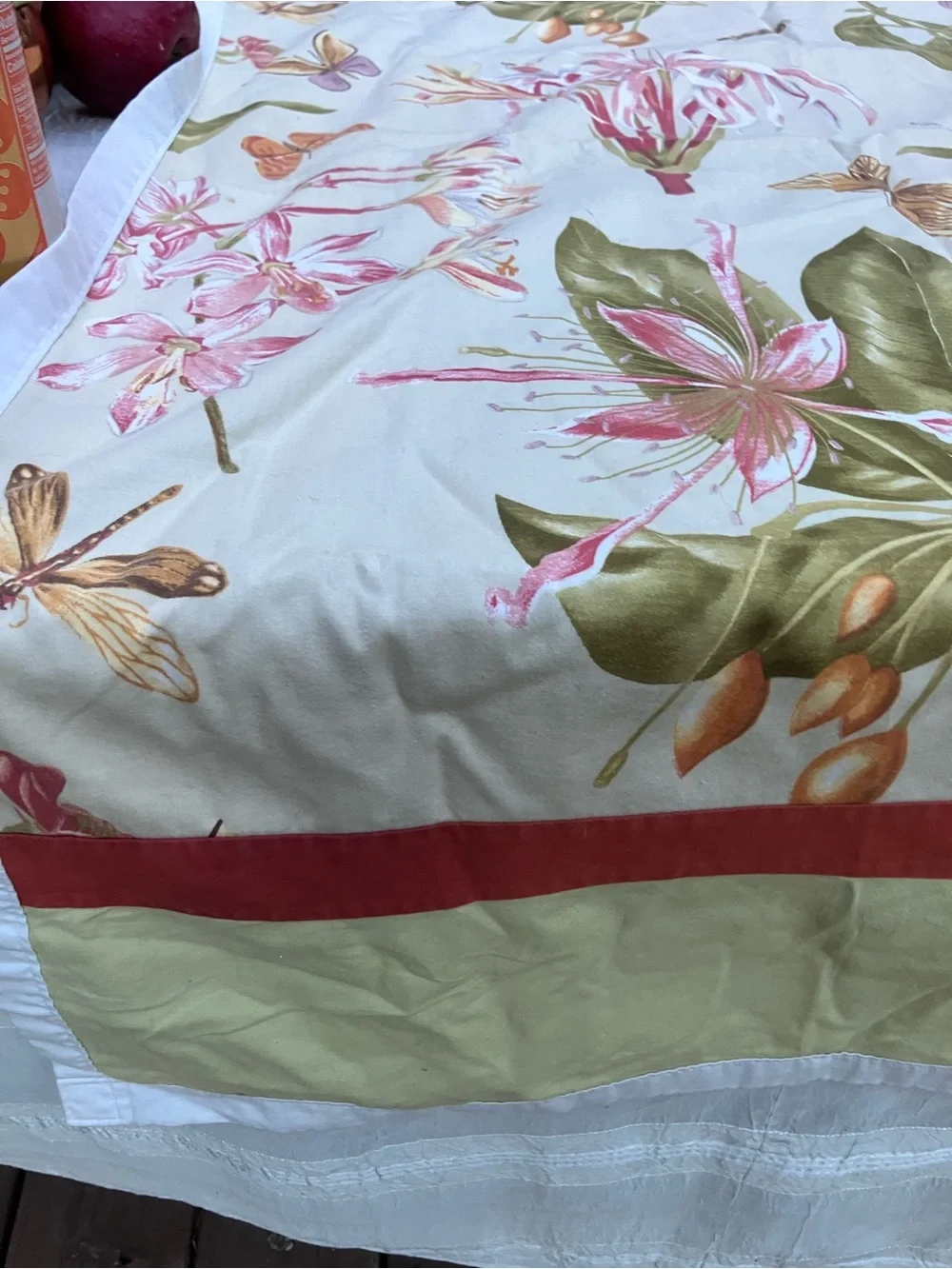 Botanical print table cloth perfect for display table 45 x 44”